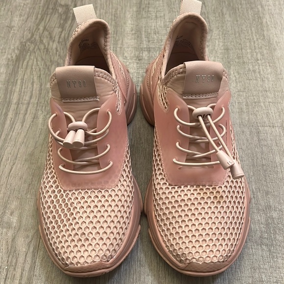 Steve Madden Milo blush pink sneakers - Picture 2 of 12